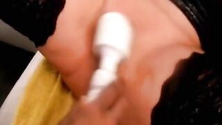 Lisa, une mature française, soumise à deux blacks - Cuckold BBC